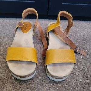 Josef Seibel yellow leather sandal size 39